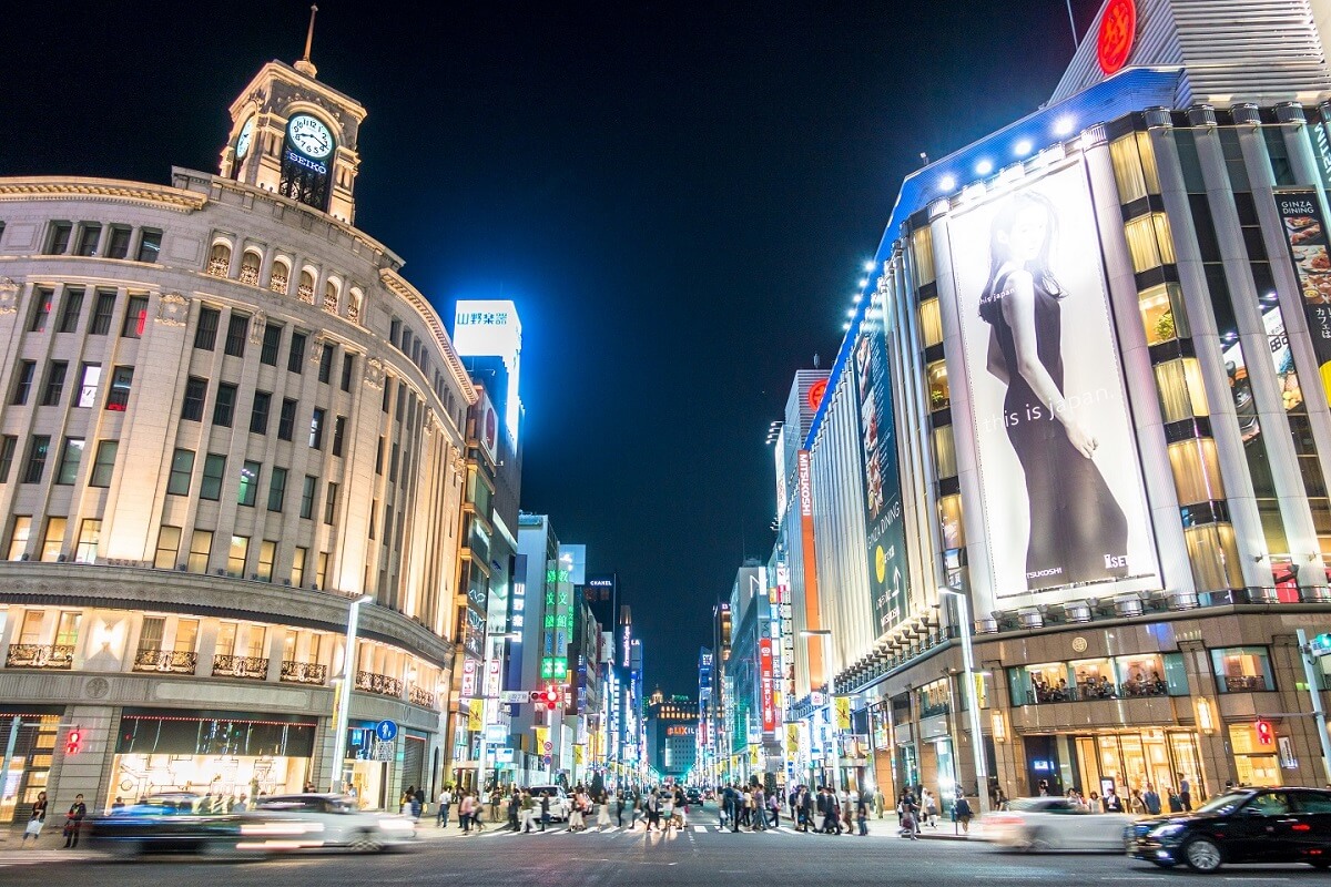 Nhật Bản được mệnh danh là thiên đường mua sắm bởi chất lượng của sản phẩm và hàng hóa đa dạng.