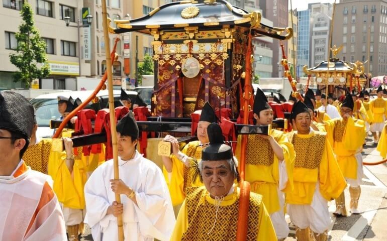 Lễ hội Sanno với đám rước linh hồn các vị thần đầy độc đáo.