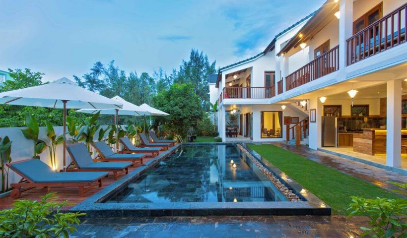 Hồ bơi ngoài trời Life Beach Villa Hội An