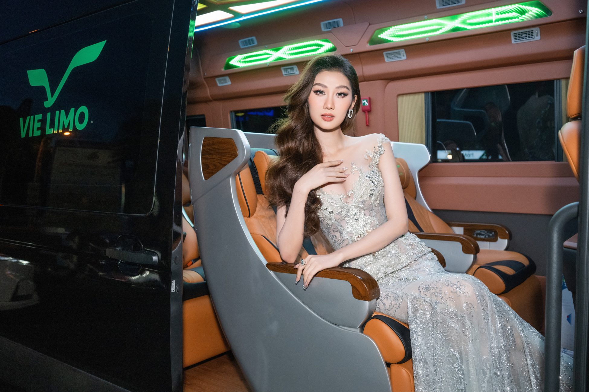 Dịch Vụ VIP Trọn Gói Cho Du Khách Đến Việt Nam - Trải Nghiệm Du Lịch Đẳng Cấp